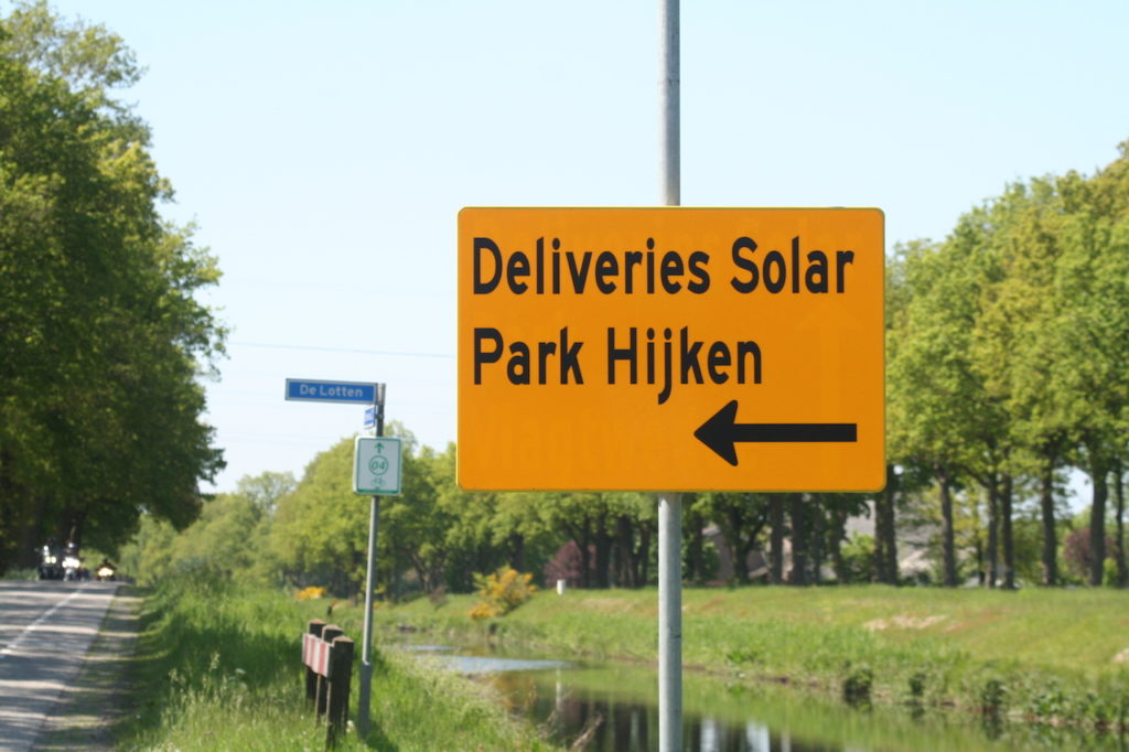 Informatiebord leveranciers zonnepark Hijken